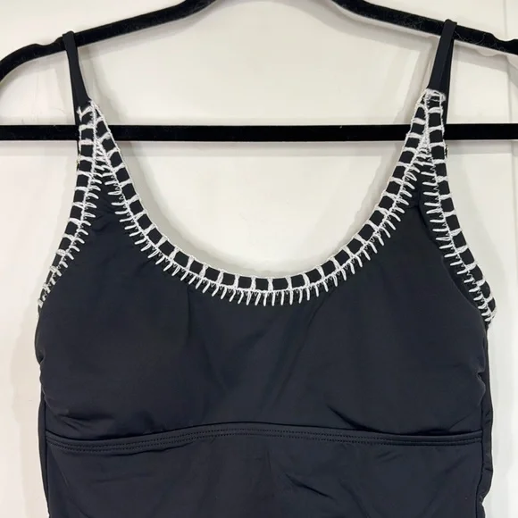 Gianni Bini EUC Swimsuit Black with White Trim Low Back Size Medium - Picture 3 of 16
